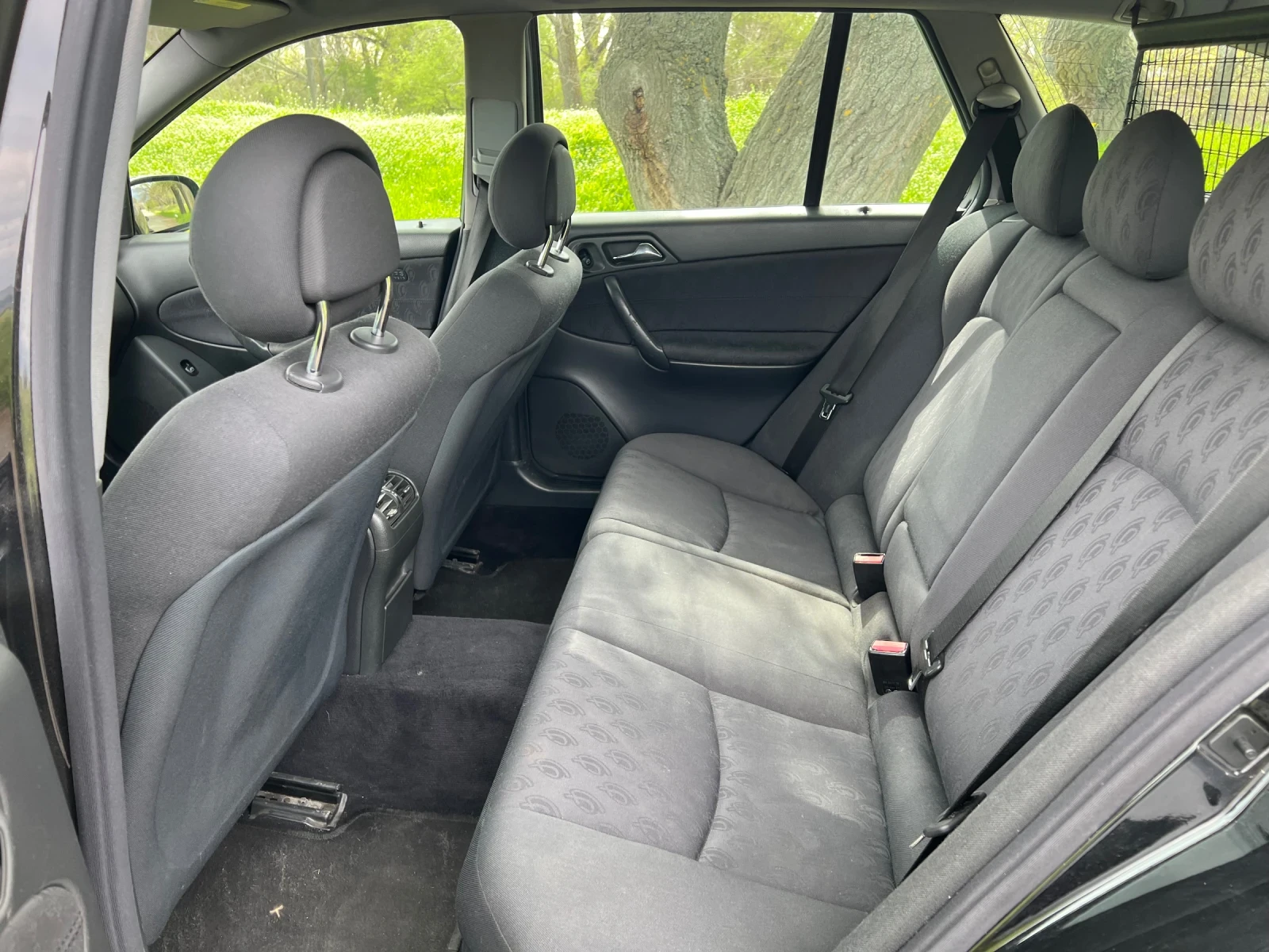 Mercedes-Benz C 220 2.2 CDI, снимка 8 - Автомобили и джипове - 54184860