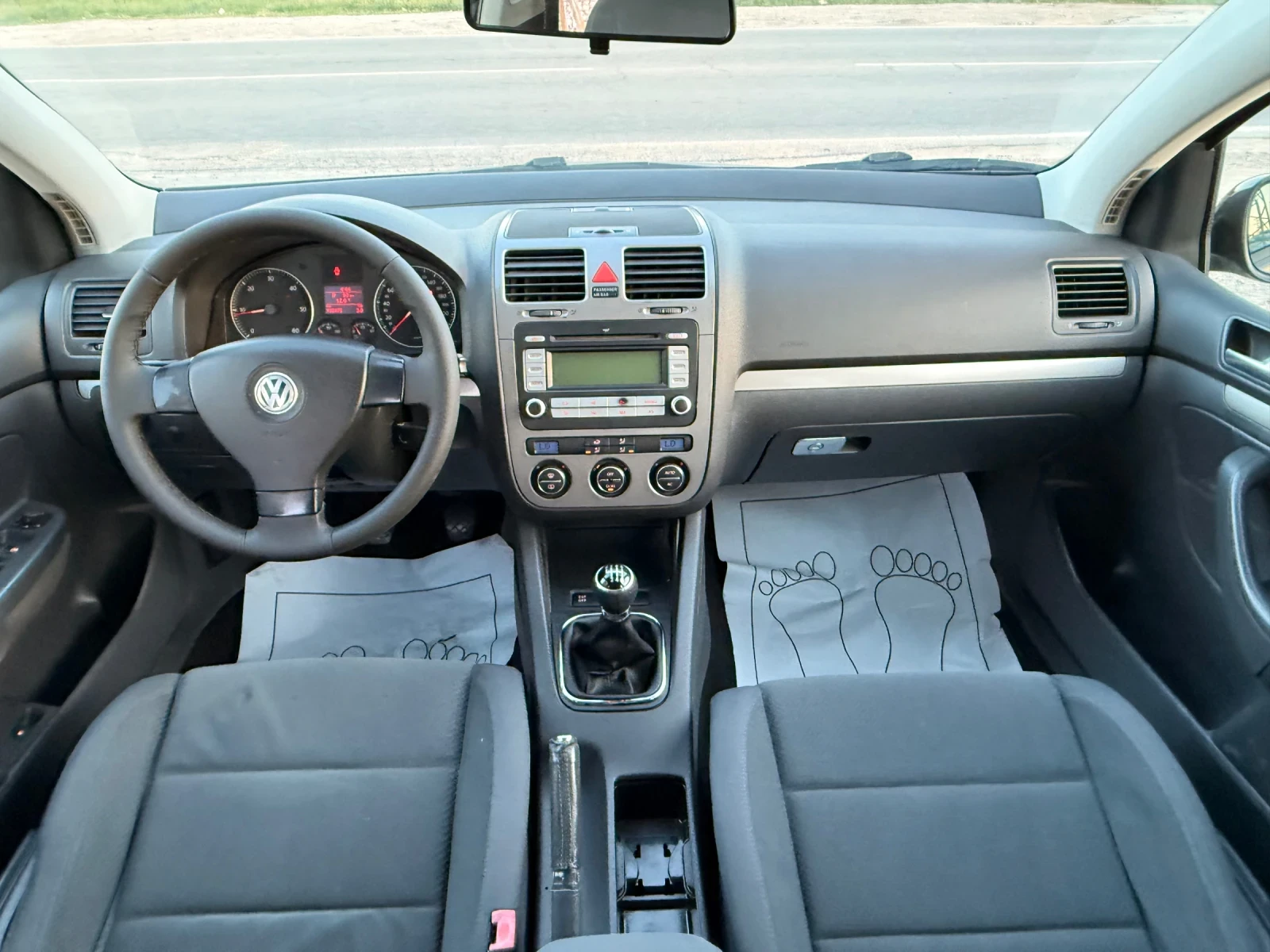 VW Golf 1.9 TDI , снимка 11 - Автомобили и джипове - 54335114