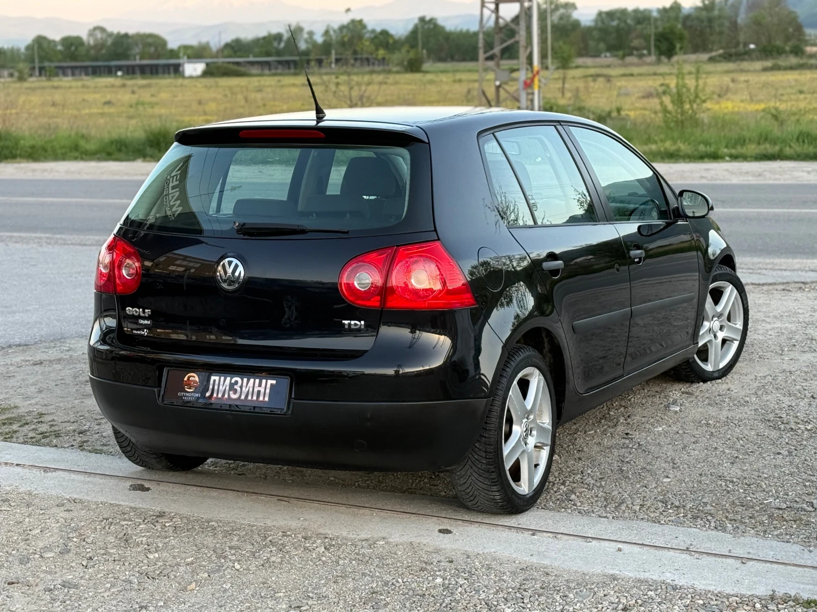VW Golf 1.9 TDI , снимка 6 - Автомобили и джипове - 54335114