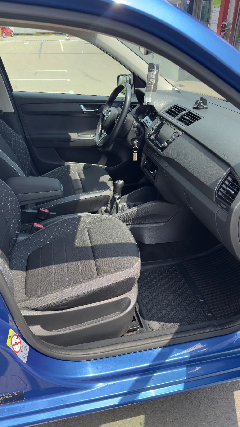 Skoda Fabia, снимка 7 - Автомобили и джипове - 54962338