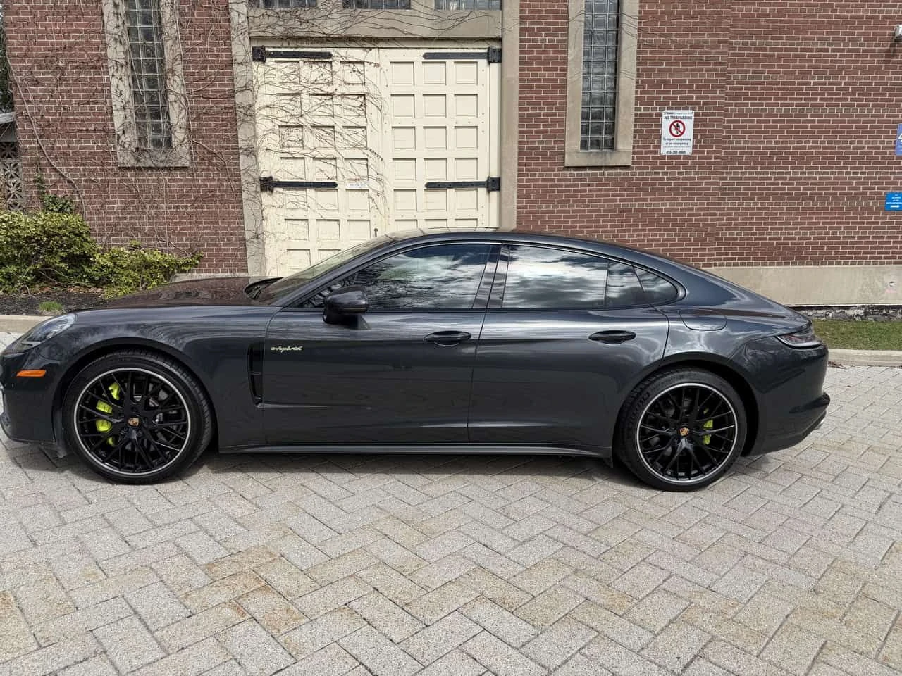 Porsche Panamera * 4 E Hybrid * CARFAX * ОПЦИЯ ЗА ФИНАНСИРАНЕ, снимка 2 - Автомобили и джипове - 54987745