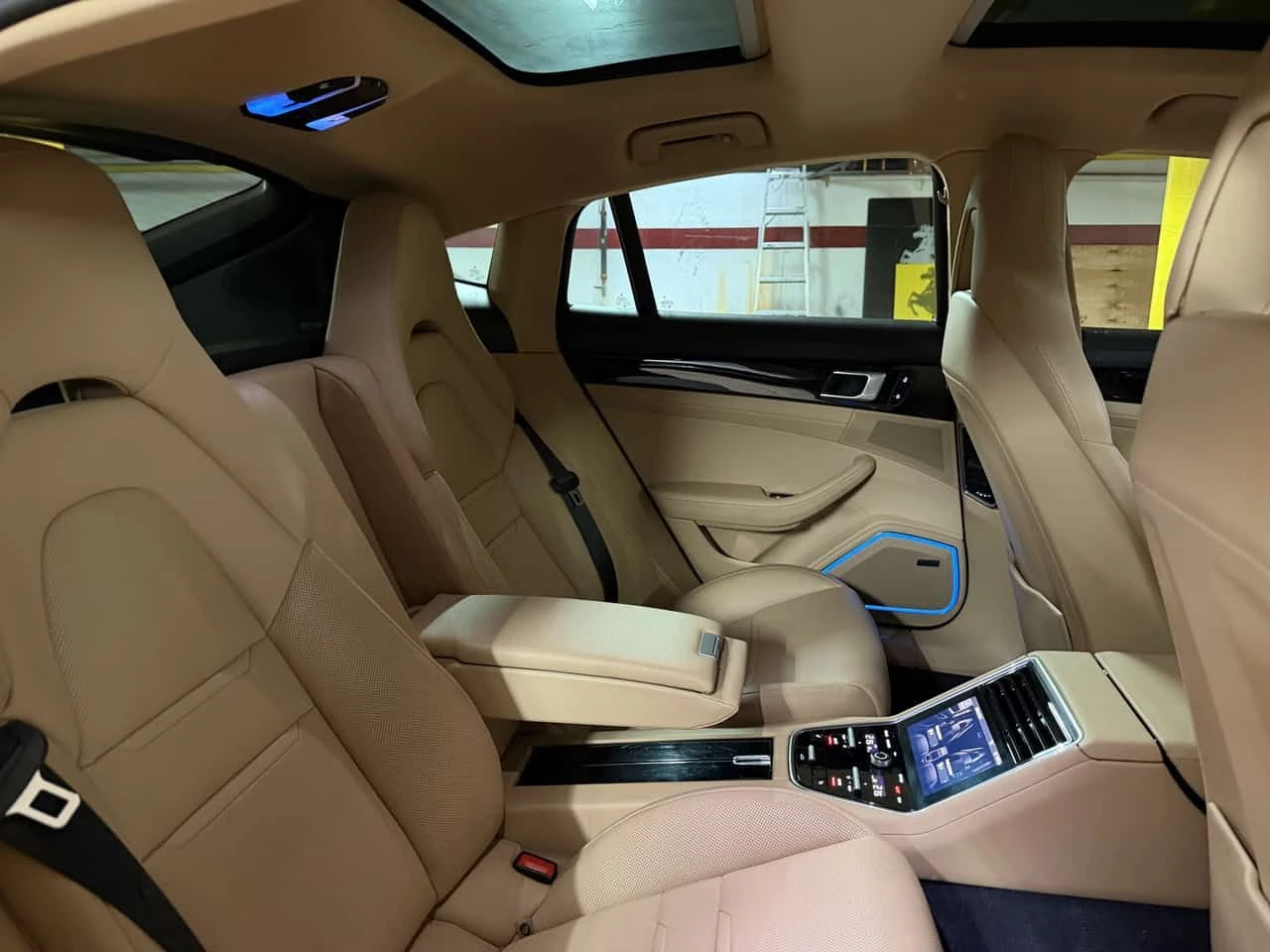 Porsche Panamera * 4 E Hybrid * CARFAX * ОПЦИЯ ЗА ФИНАНСИРАНЕ, снимка 17 - Автомобили и джипове - 54987745