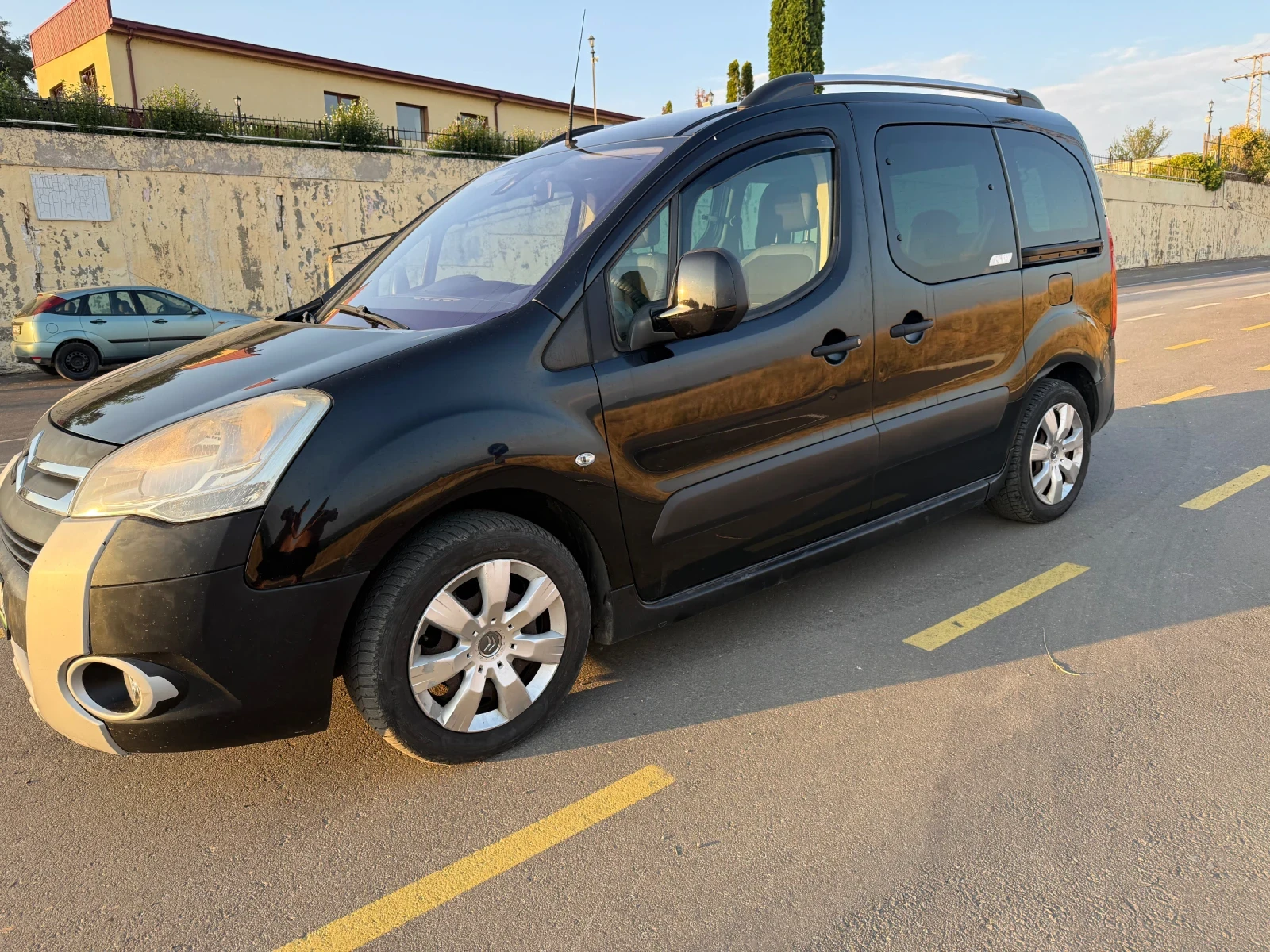 Citroen Berlingo 1.6HDI 110 XTR TOP, снимка 3 - Автомобили и джипове - 55589508