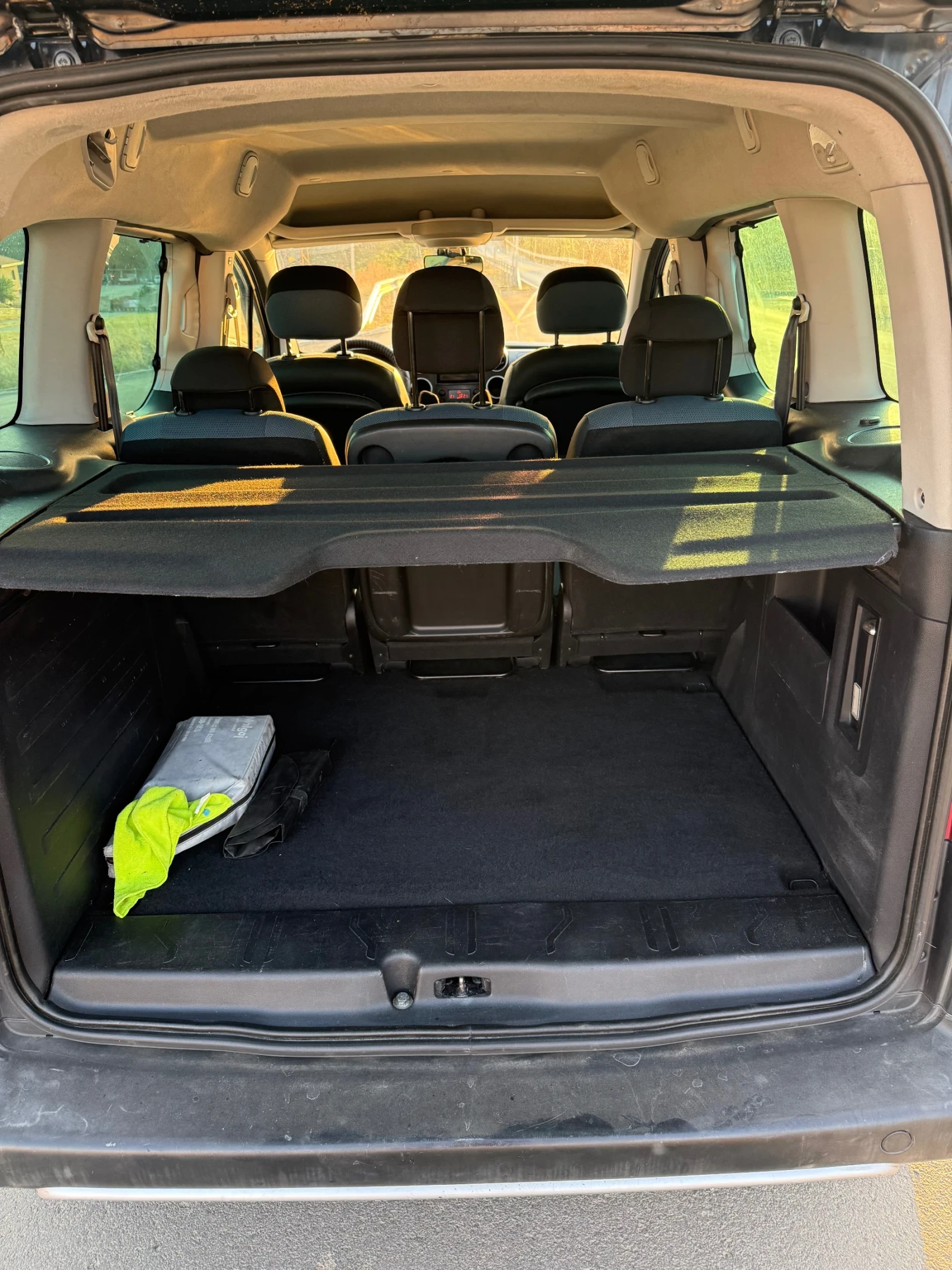 Citroen Berlingo 1.6HDI 110 XTR TOP, снимка 8 - Автомобили и джипове - 55589508