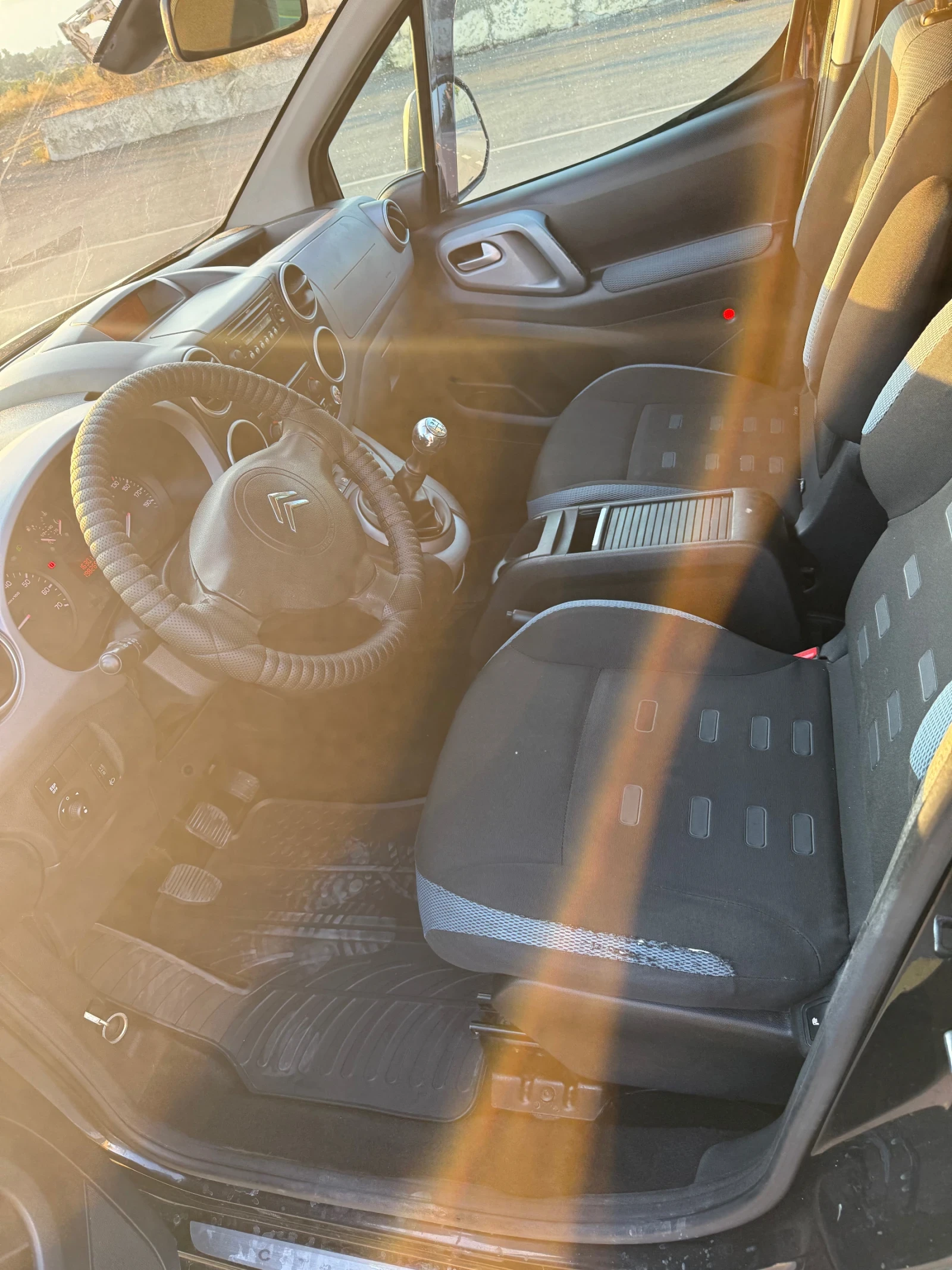 Citroen Berlingo 1.6HDI 110 XTR TOP, снимка 9 - Автомобили и джипове - 55589508