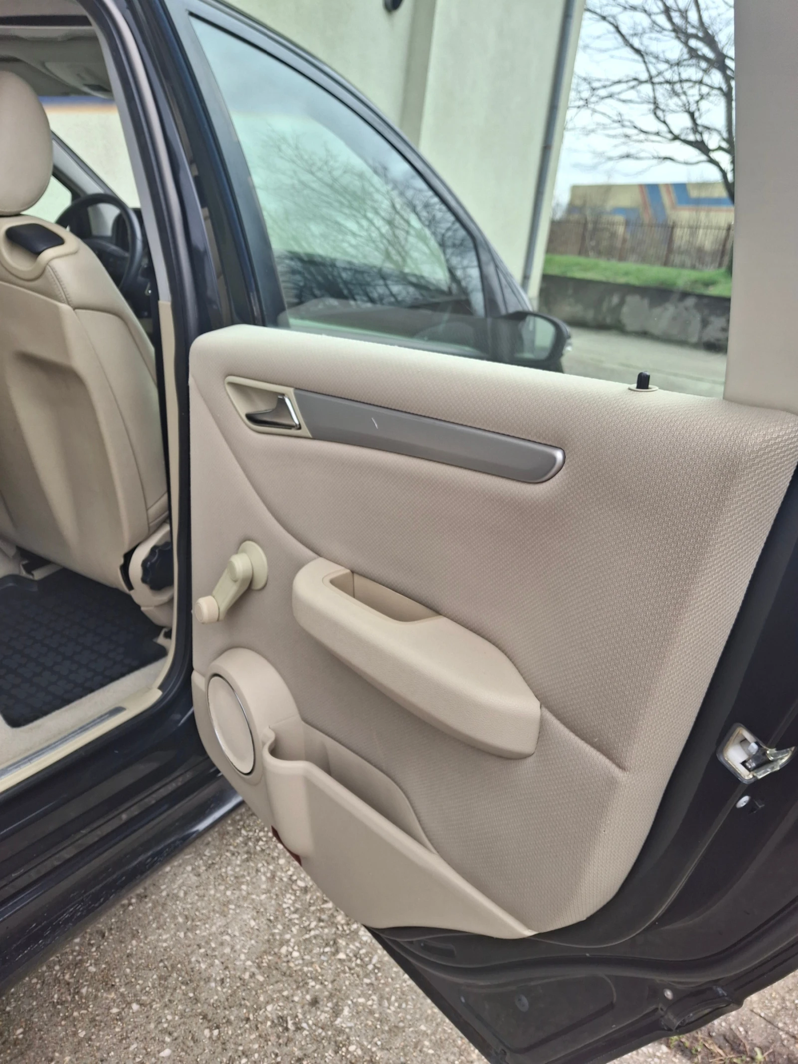 Mercedes-Benz B 170, снимка 8 - Автомобили и джипове - 55881950