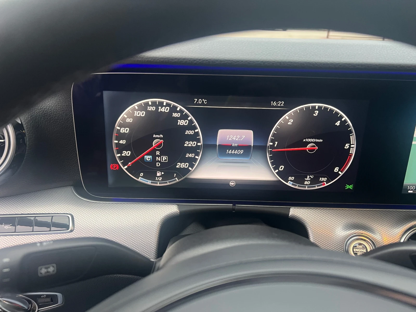Mercedes-Benz E 220 9G TRONIC, снимка 9 - Автомобили и джипове - 55988858