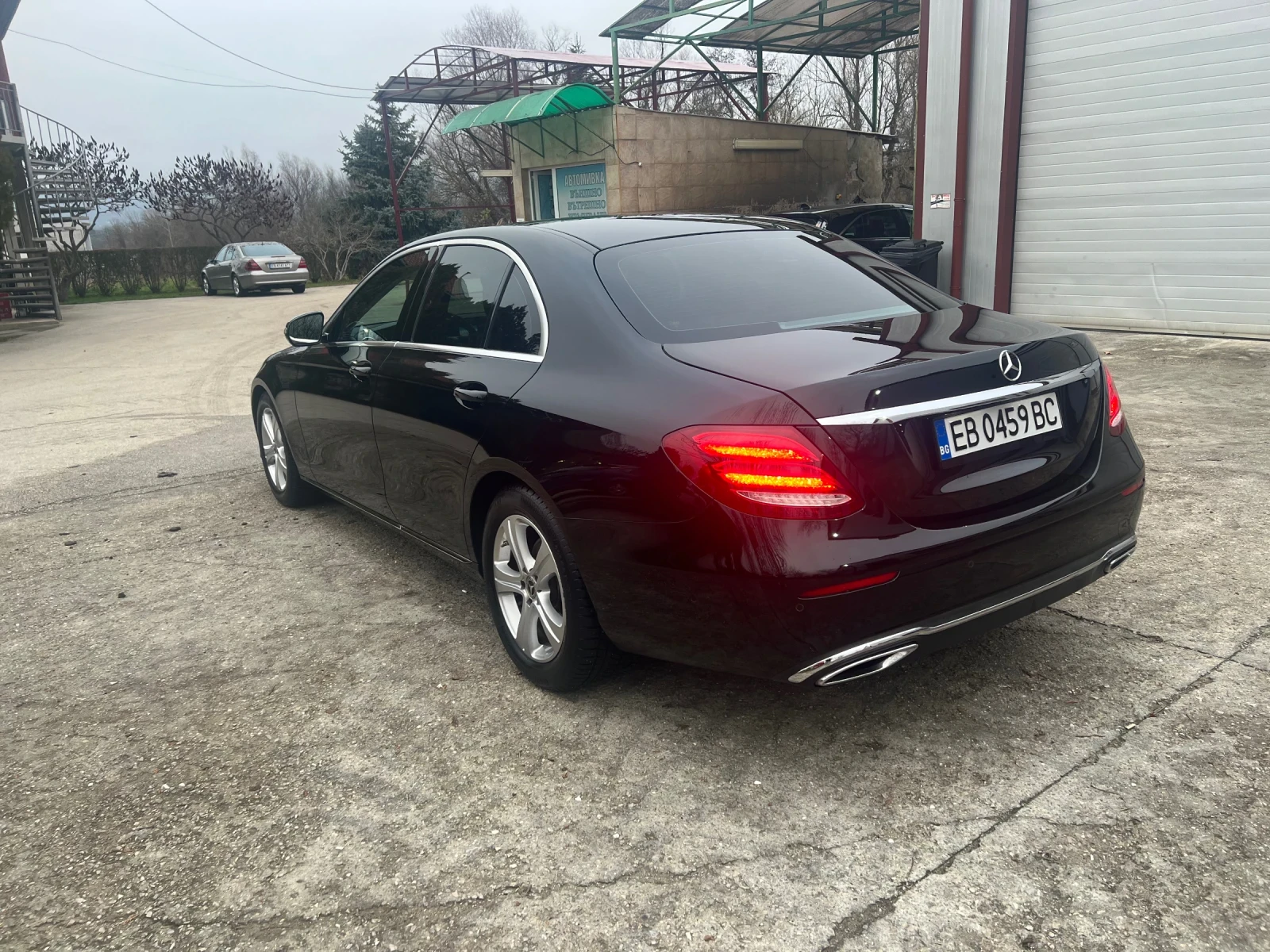 Mercedes-Benz E 220 9G TRONIC, снимка 4 - Автомобили и джипове - 55988858