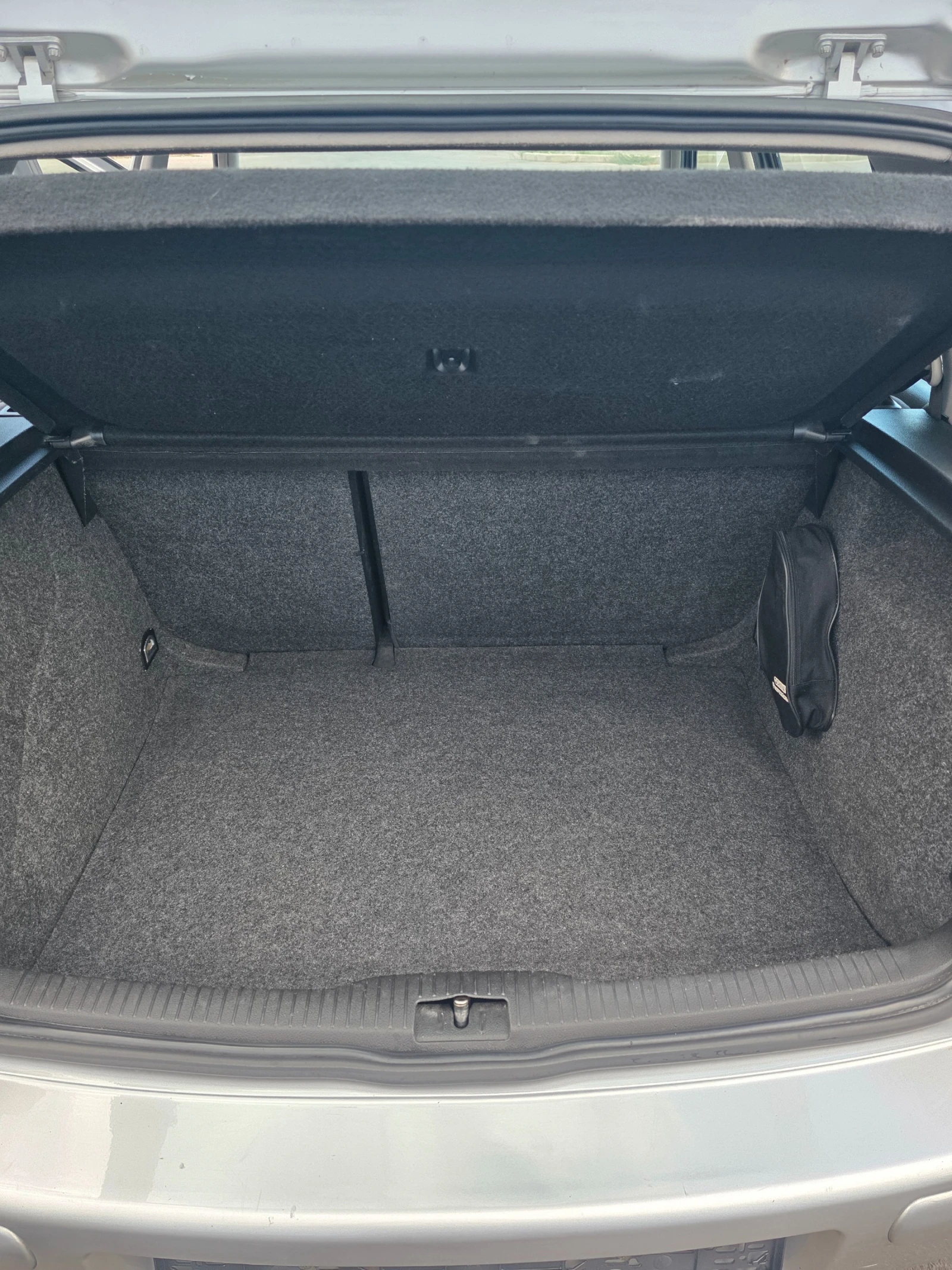 VW Golf 1.9TDI-101k.c., снимка 11 - Автомобили и джипове - 56014707
