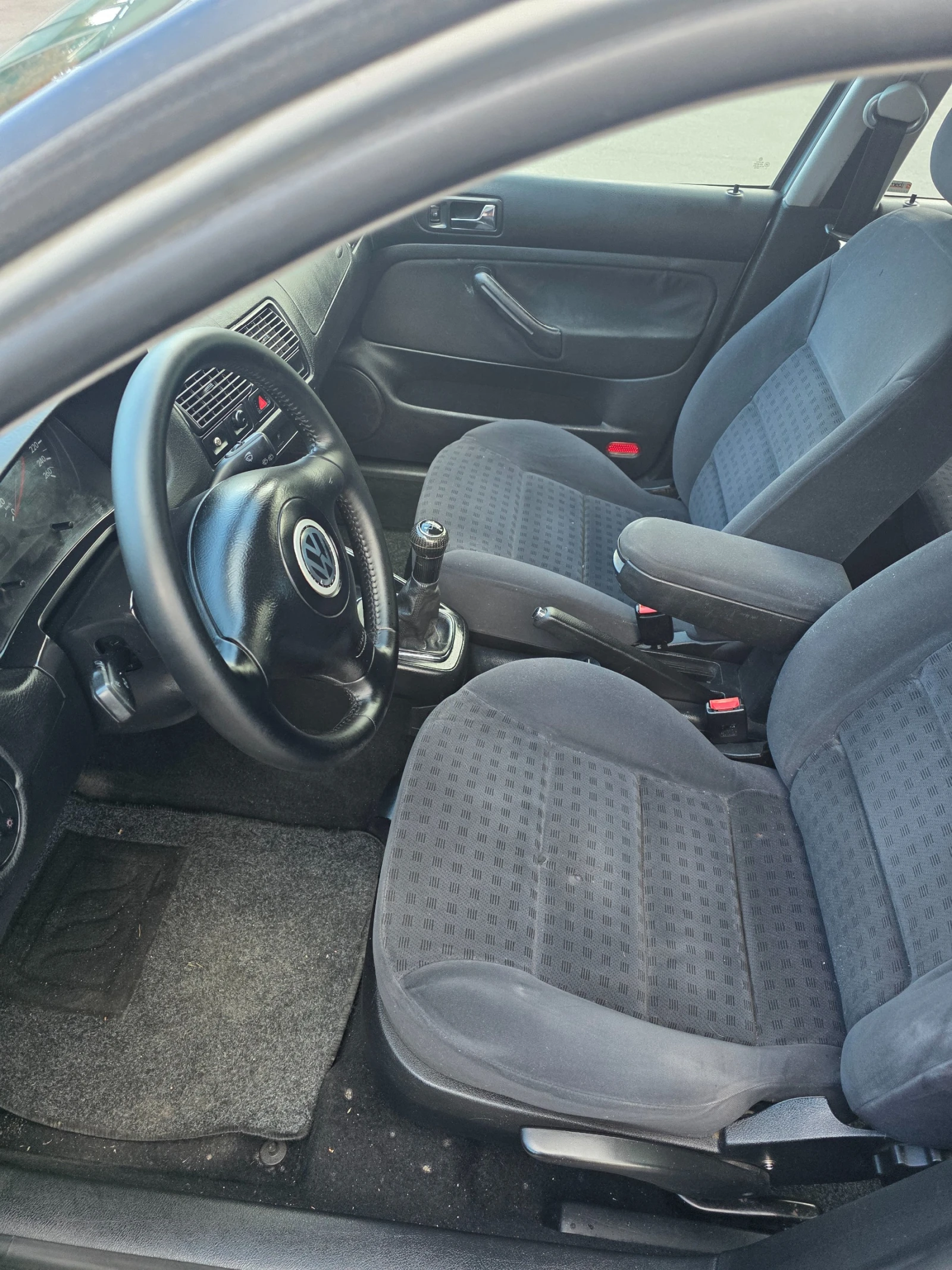 VW Golf 1.9TDI-101k.c., снимка 8 - Автомобили и джипове - 56014707
