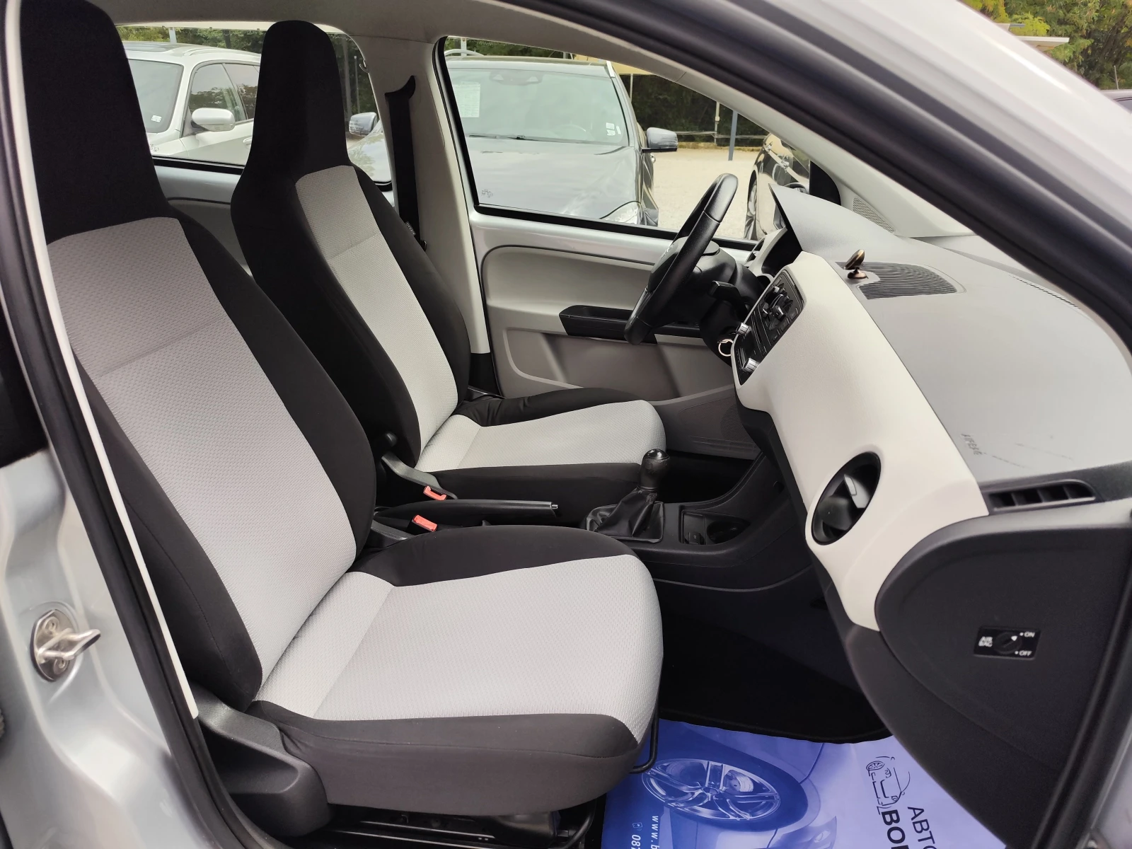 Seat Mii 1.0ECOFUEL/KLIMA/5 ВРАТИ, снимка 12 - Автомобили и джипове - 56083081