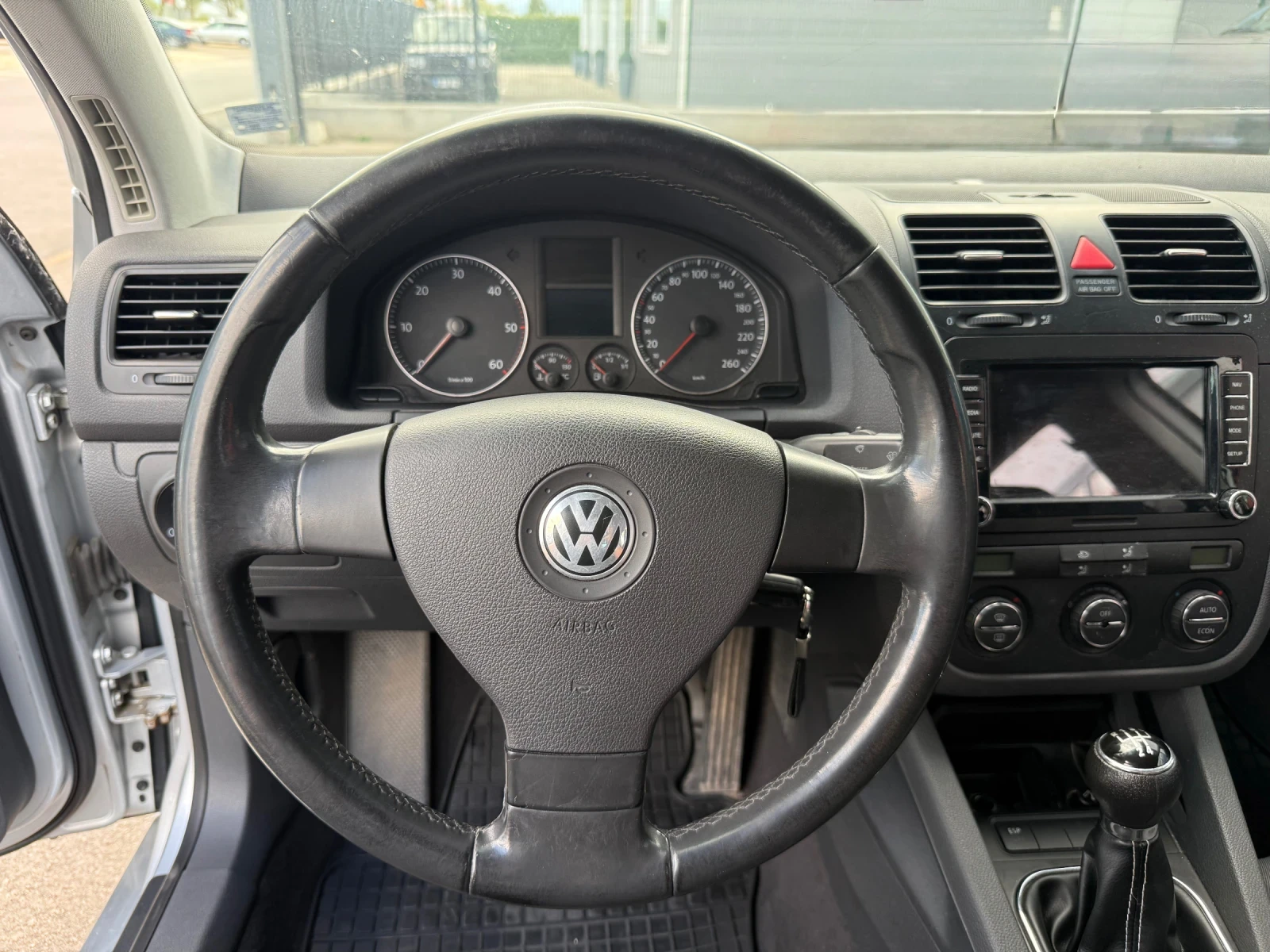 VW Golf 2.0 SDI, снимка 10 - Автомобили и джипове - 56248512