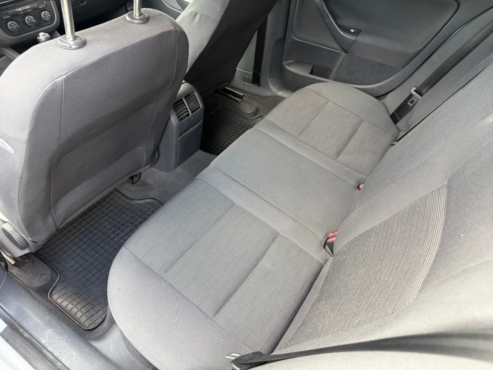 VW Golf 2.0 SDI, снимка 11 - Автомобили и джипове - 56248512