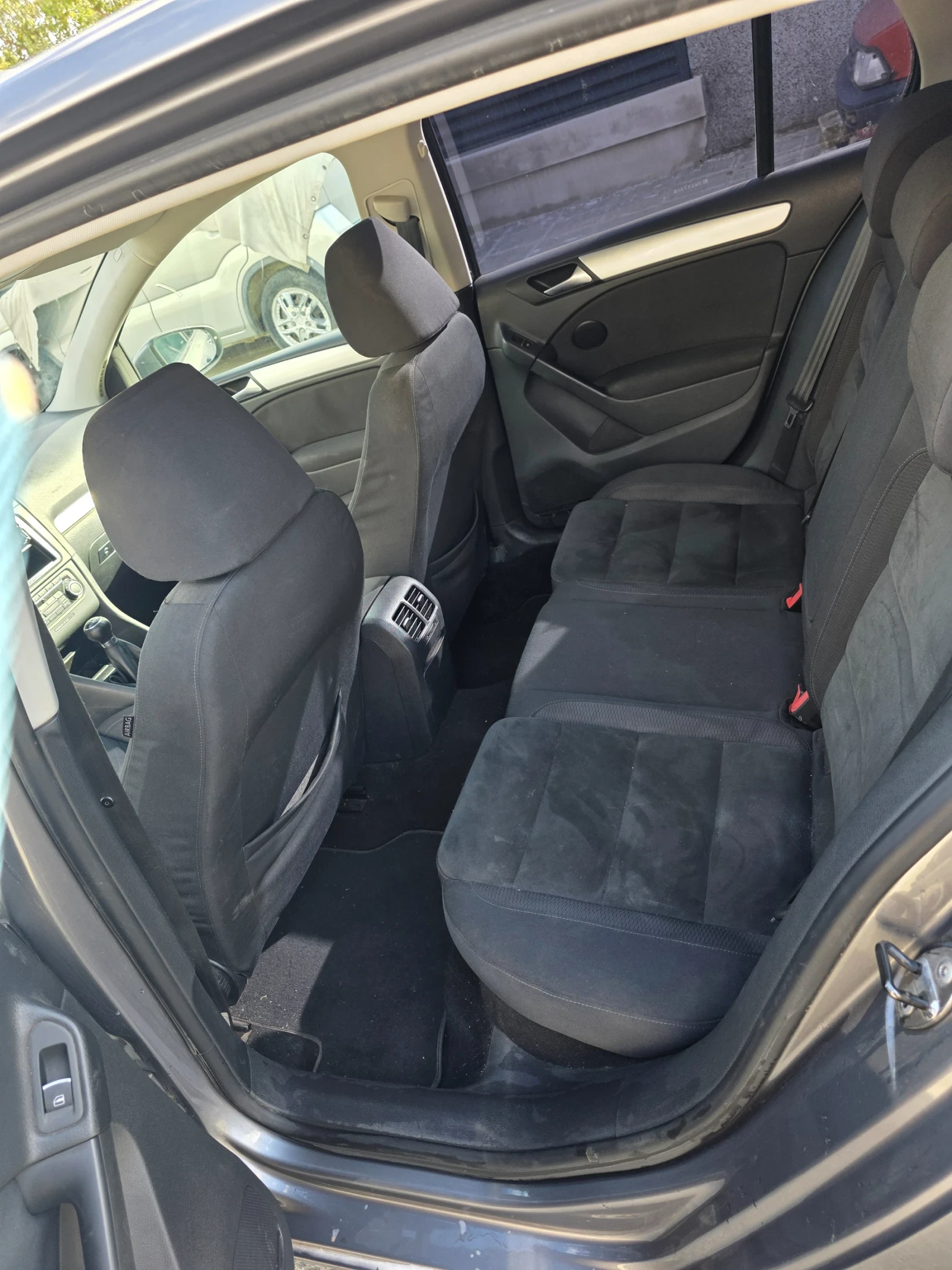 VW Golf 2000TDI, снимка 6 - Автомобили и джипове - 56533077