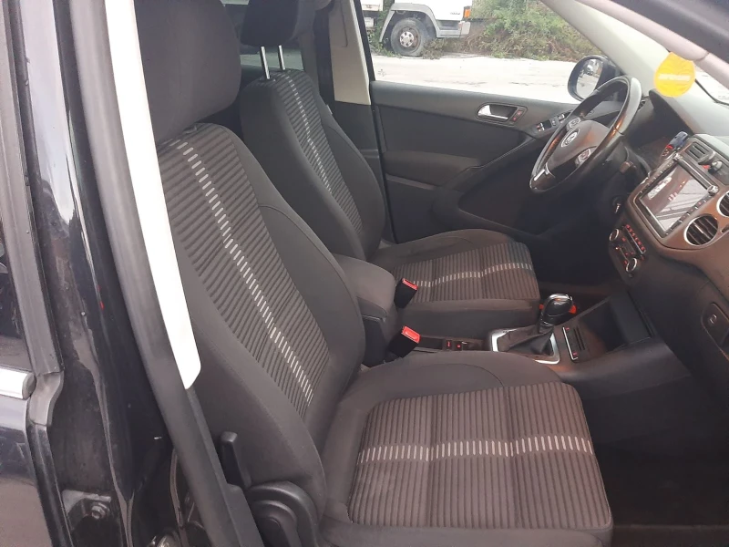 VW Tiguan 2.0 TDI 140ks. 4x4, снимка 14 - Автомобили и джипове - 52631790