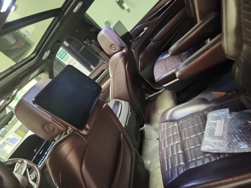 Cadillac Escalade * SPORT PLATINUM * CARFAX * БЕЗ ПЪРВОНАЧАЛНА ВНОСК, снимка 10 - Автомобили и джипове - 52837679