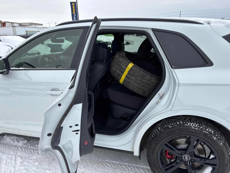 Audi SQ5 Technik* * QUATTRO* * CARFAX* * АВТО КРЕДИТ* * , снимка 9 - Автомобили и джипове - 53160955