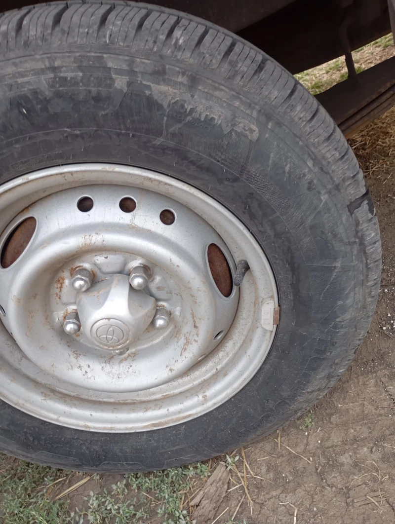 Toyota Hilux 2.4 D един собственик милионер колекция, снимка 8 - Автомобили и джипове - 53309684