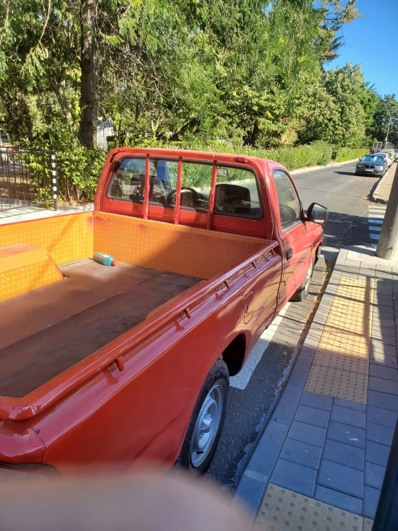 Toyota Hilux 2.4 D един собственик милионер колекция, снимка 13 - Автомобили и джипове - 53309684