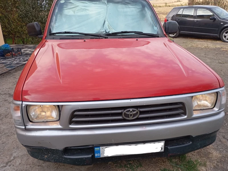 Toyota Hilux 2.4 D един собственик милионер колекция, снимка 2 - Автомобили и джипове - 53309684