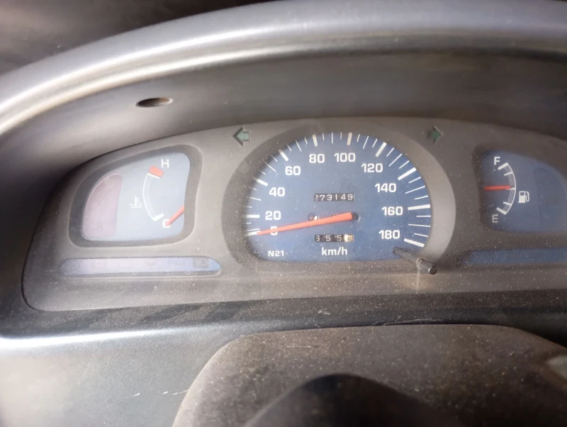 Toyota Hilux 2.4 D един собственик милионер колекция, снимка 9 - Автомобили и джипове - 53309684