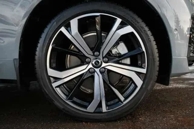 Volvo XC60 * Ultimate Dark Theme T8 * 360 * H/K, снимка 8 - Автомобили и джипове - 54419046