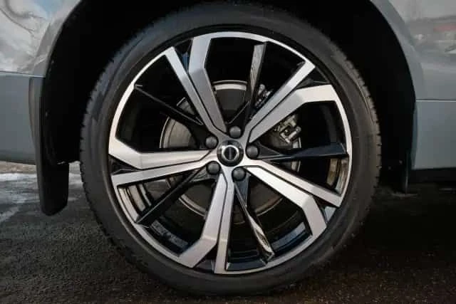 Volvo XC60 * Ultimate Dark Theme T8 * 360 * H/K, снимка 9 - Автомобили и джипове - 54419046