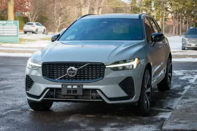 Volvo XC60 * Ultimate Dark Theme T8 * 360 * H/K, снимка 3 - Автомобили и джипове - 54419046