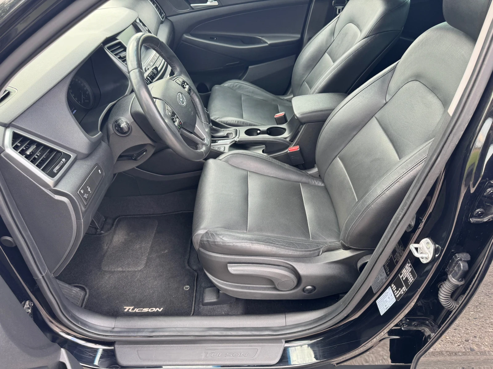 Hyundai Tucson 2.0CRDI 185к.с Автоматик  - изображение 8