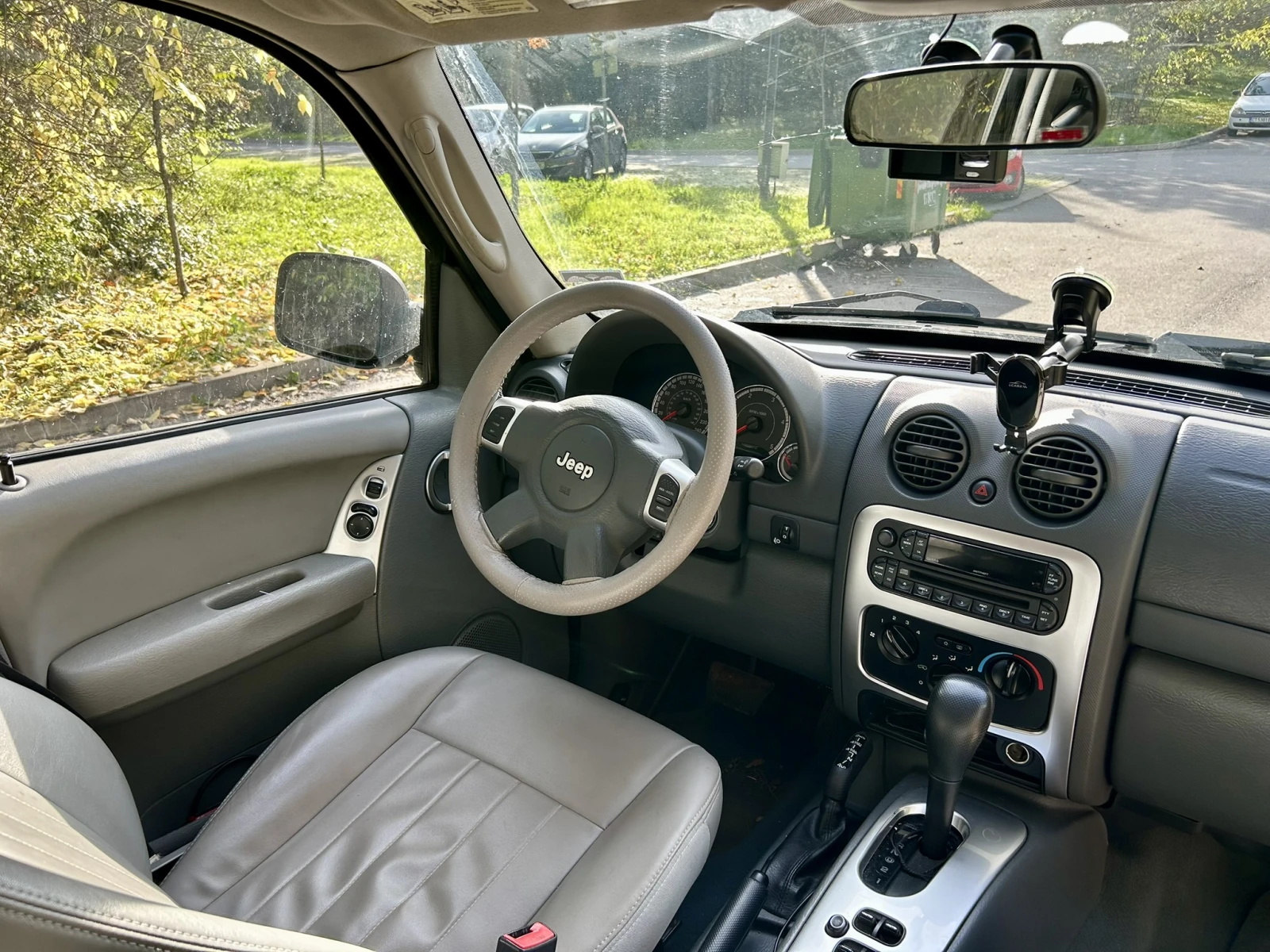 Jeep Cherokee  - изображение 9