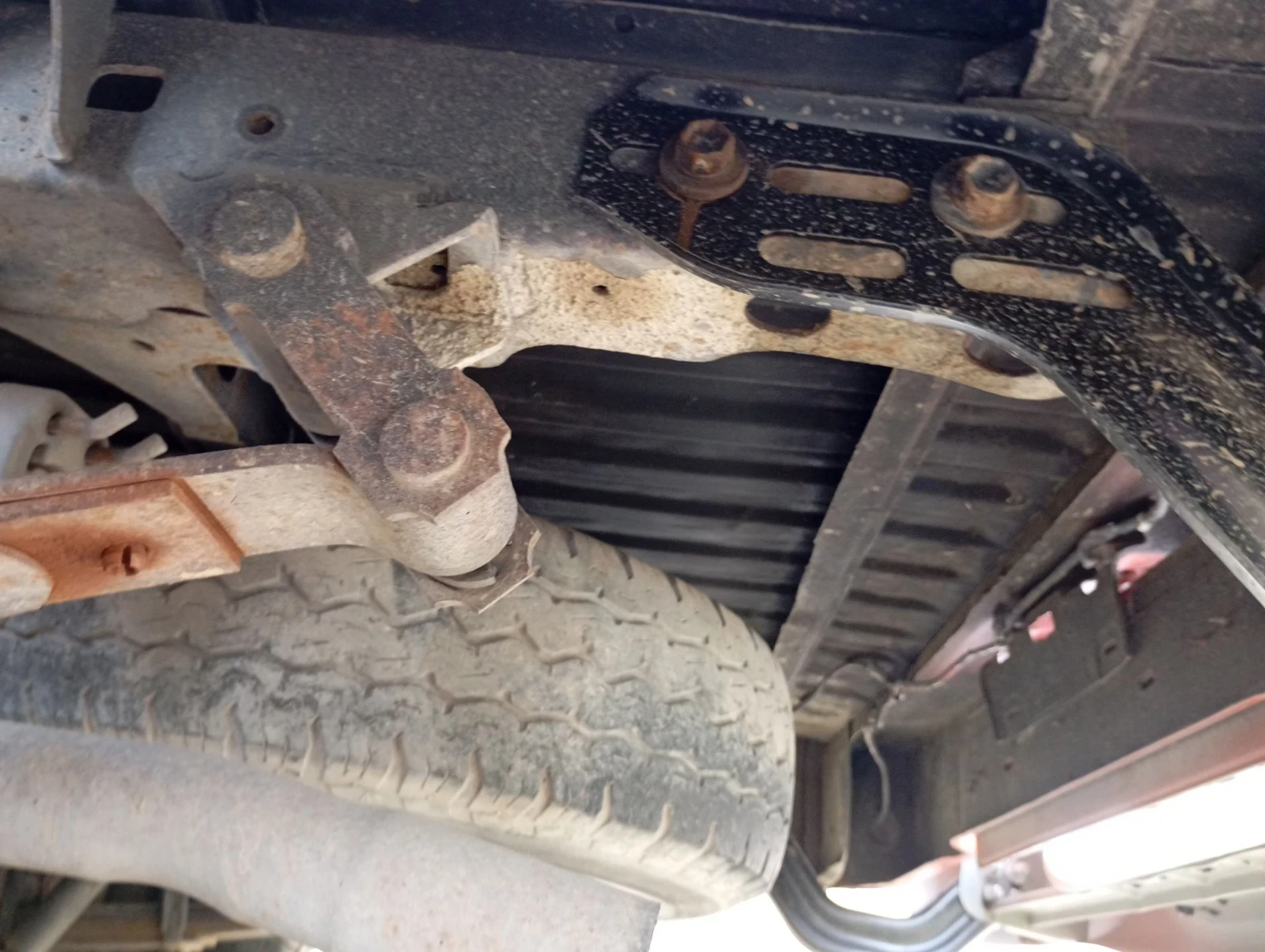 Toyota Hilux 2.4 D един собственик милионер колекция - изображение 6