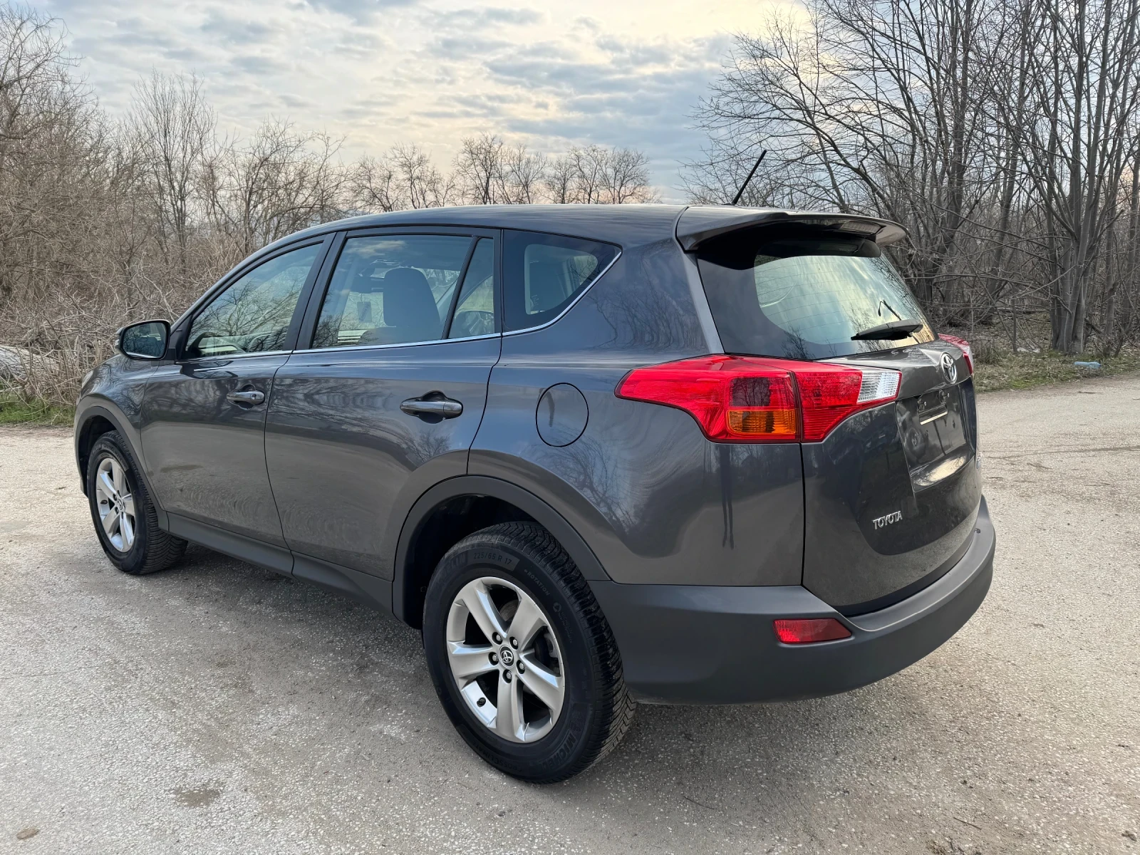 Toyota Rav4 2.0D 122кс Нави Кам 6-ск 3-ключа 14г История.LED, снимка 3 - Автомобили и джипове - 53714090