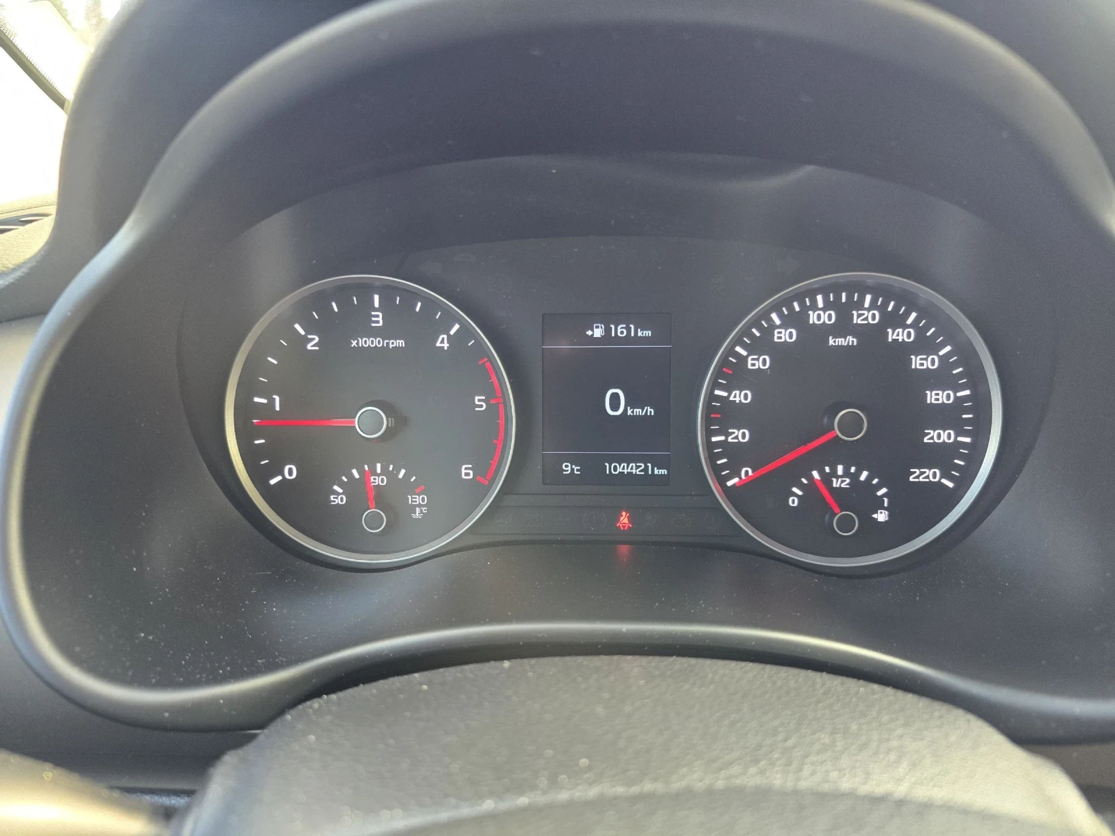 Kia Stonic 1.6 CRDI/FULL/ЕДИН СОБСТВЕНИК/РЕАЛНИ КИЛОМЕТРИ, снимка 16 - Автомобили и джипове - 53746860