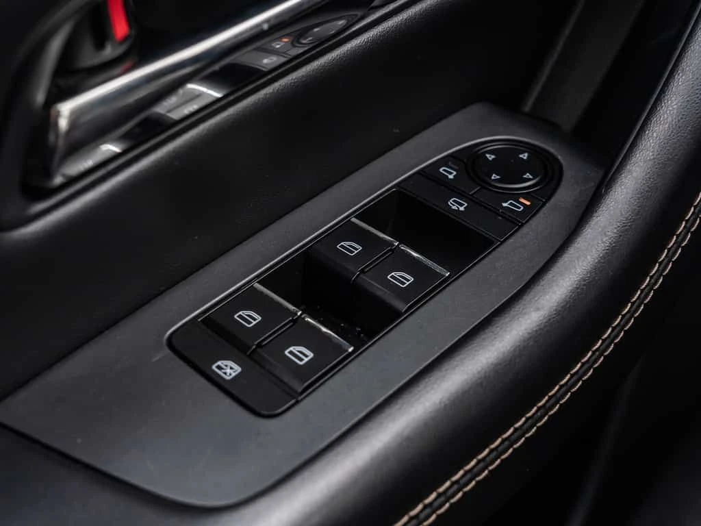 Mazda CX-90 * GT P AWD * ПОДГРЕВ * ОБДУХВАНЕ * ПАНОРАМА * 360, снимка 16 - Автомобили и джипове - 54112940