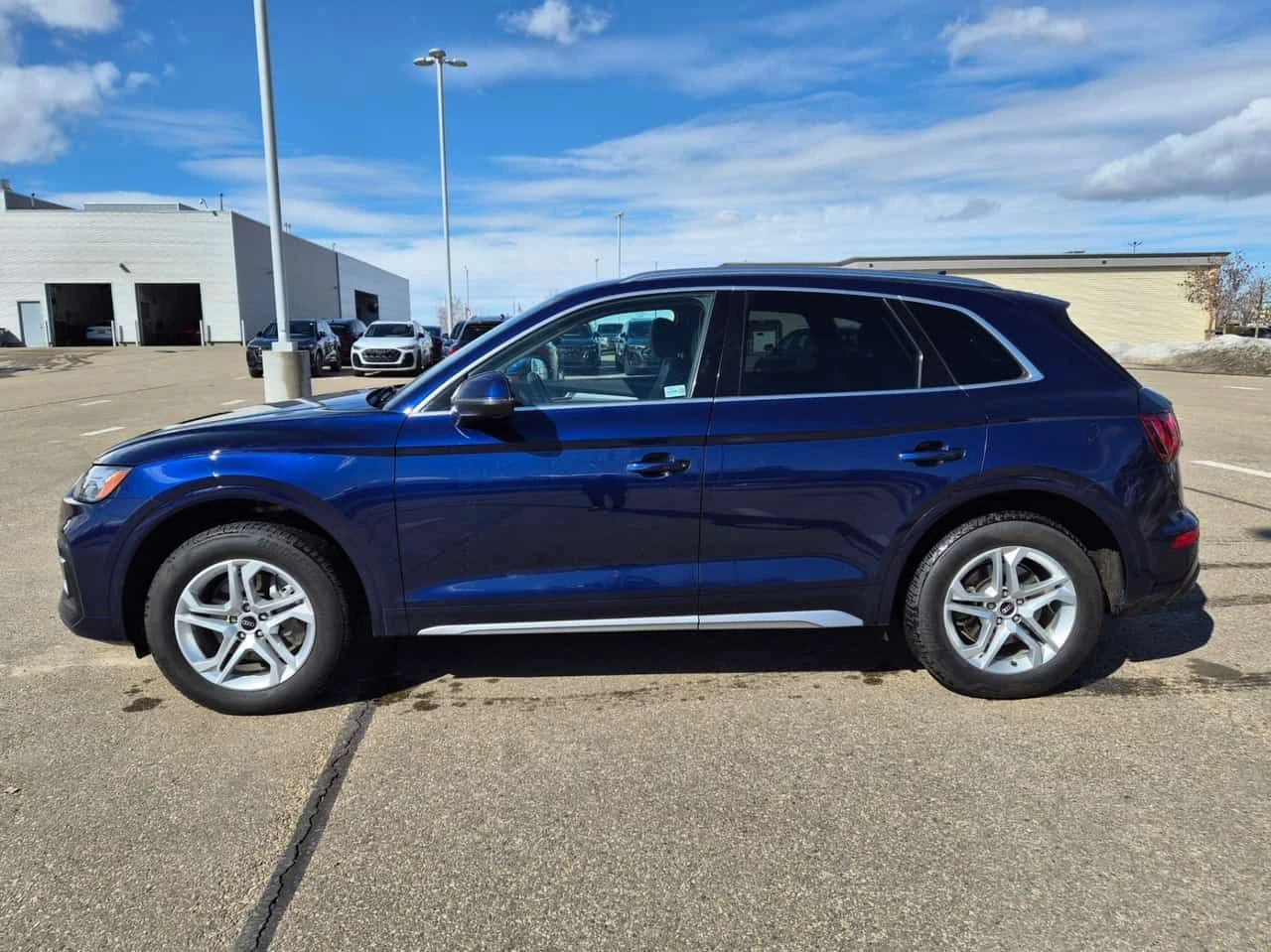 Audi Q5 * Komfort * ПОДГРЕВ* KEYLESS* , снимка 2 - Автомобили и джипове - 54400538