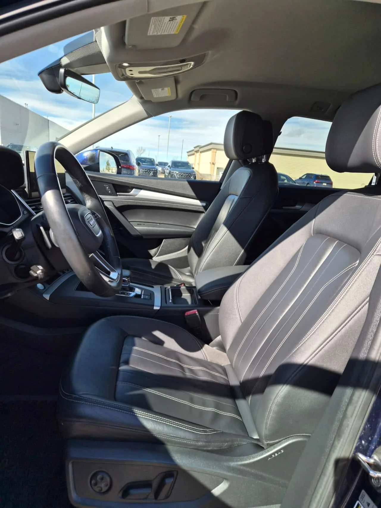 Audi Q5 * Komfort * ПОДГРЕВ* KEYLESS* , снимка 5 - Автомобили и джипове - 54400538