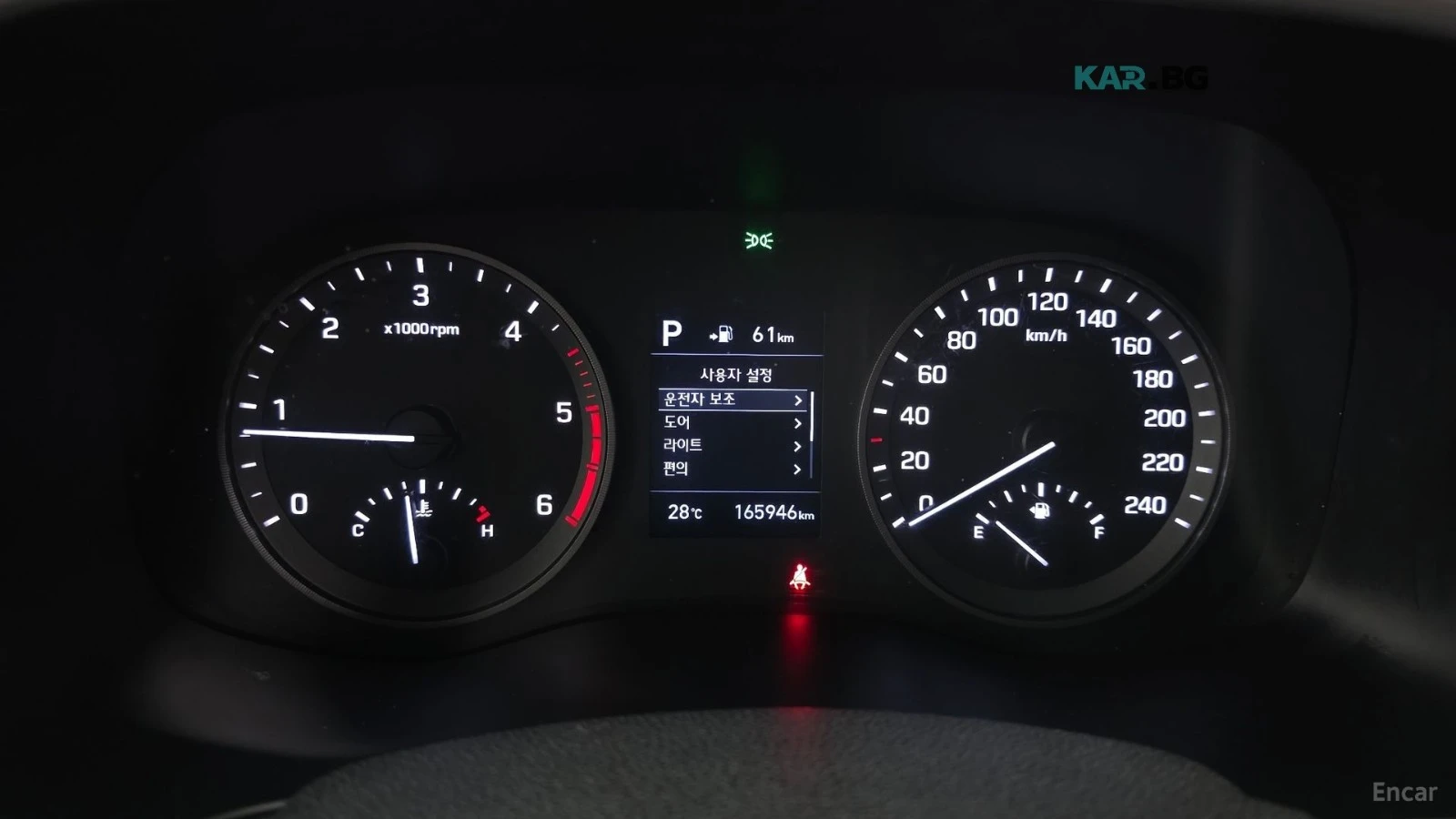 Hyundai Tucson ПОДГРЕВ* КАМЕРЕА* ДВА КЛЮЧА* СЛЕД НА ЛЕНТИ, снимка 8 - Автомобили и джипове - 56195130