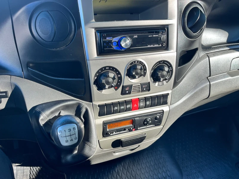Iveco 35s15 3.0D 140 k.c.КЛИМА МАКСИ ВНОС ГЕРМАНИЯ КАМЕРА, снимка 15 - Бусове и автобуси - 52934163