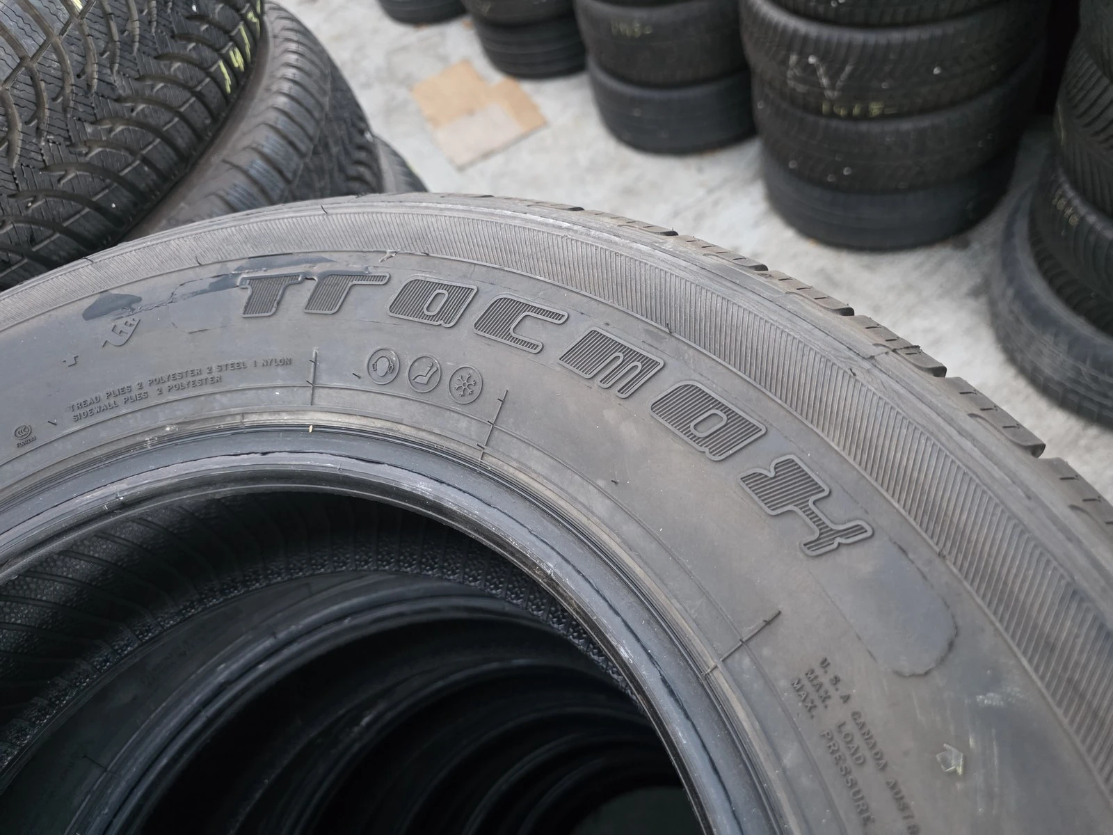 Гуми Зимни 215/70R16, снимка 7 - Гуми и джанти - 56663251
