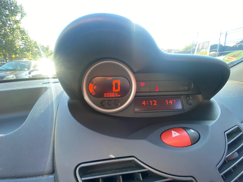 Renault Twingo 1.2 75к.с, снимка 10 - Автомобили и джипове - 47608622