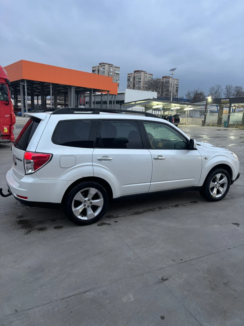 Subaru Forester, снимка 3 - Автомобили и джипове - 48996662