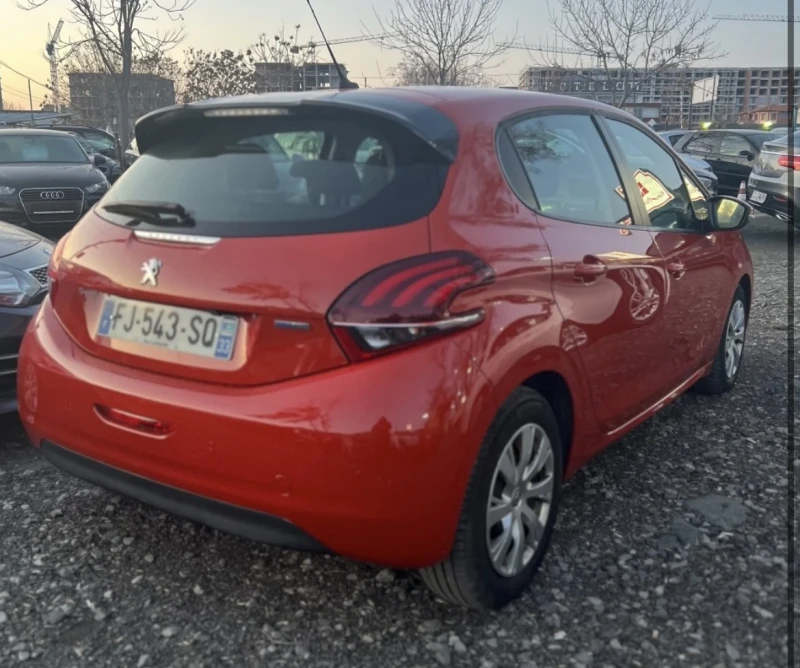 Peugeot 208 1.5, снимка 5 - Автомобили и джипове - 49169467