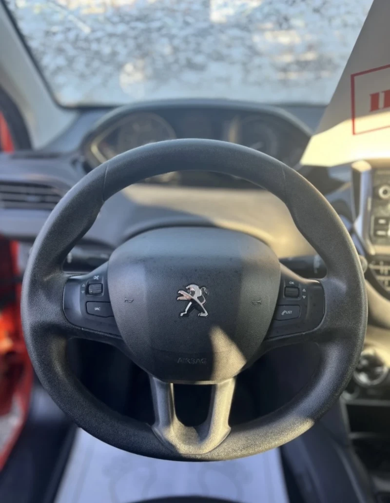 Peugeot 208 1.5, снимка 6 - Автомобили и джипове - 49169467