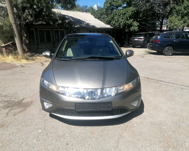 Honda Civic 1.8 i-vtec PANORAMA!!! , снимка 2 - Автомобили и джипове - 51533454