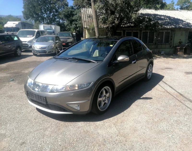 Honda Civic 1.8 i-vtec PANORAMA!!! , снимка 3 - Автомобили и джипове - 51533454