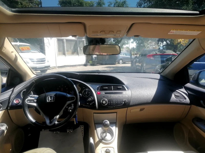 Honda Civic 1.8 i-vtec PANORAMA!!! , снимка 11 - Автомобили и джипове - 51533454