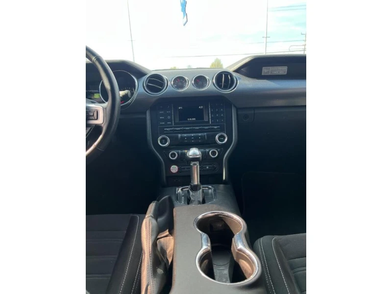 Ford Mustang * * CARFAX * * АВТО КРЕДИТ * * , снимка 7 - Автомобили и джипове - 53079543