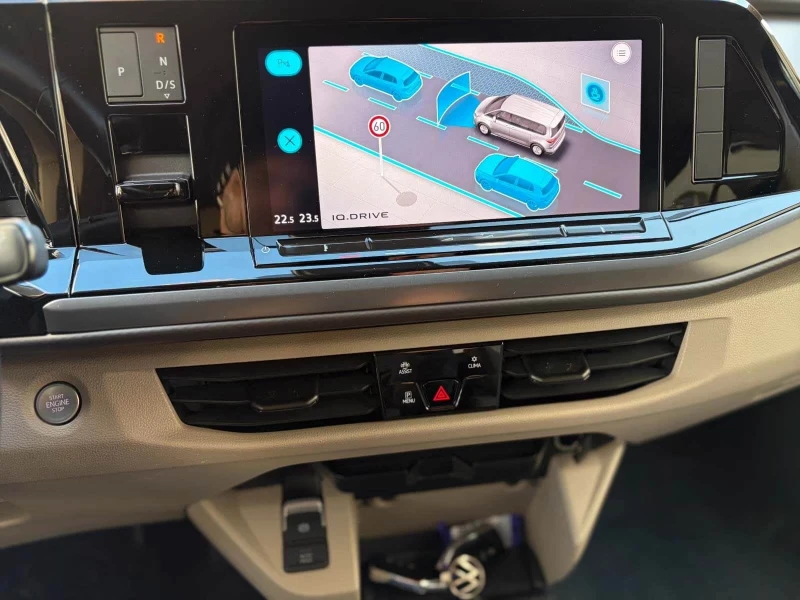 VW Multivan Т7/2.0TDI/DSG/Камера/Дистроник/, снимка 11 - Автомобили и джипове - 53491946