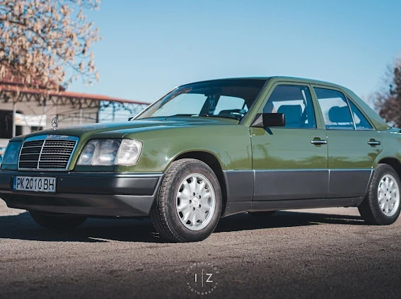 Mercedes-Benz 124