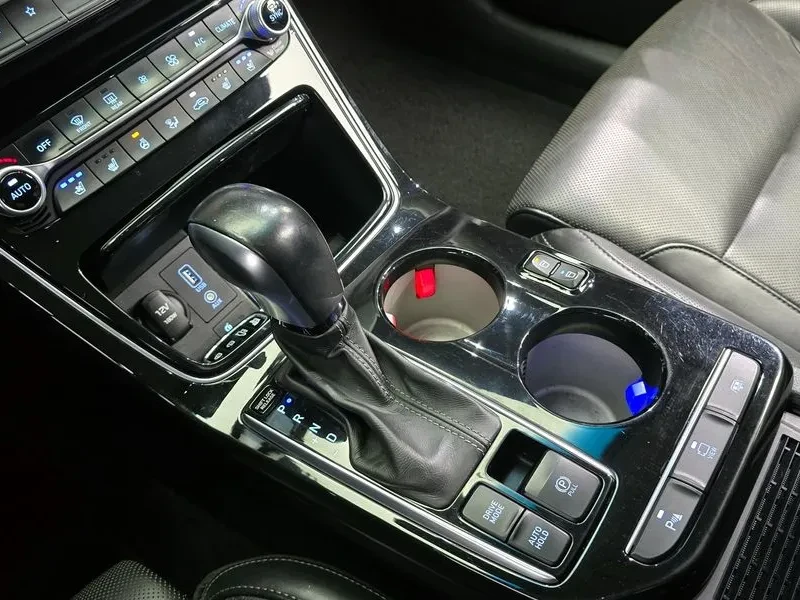 Hyundai Grandeur 3.3 Celebrity, снимка 9 - Автомобили и джипове - 55689844